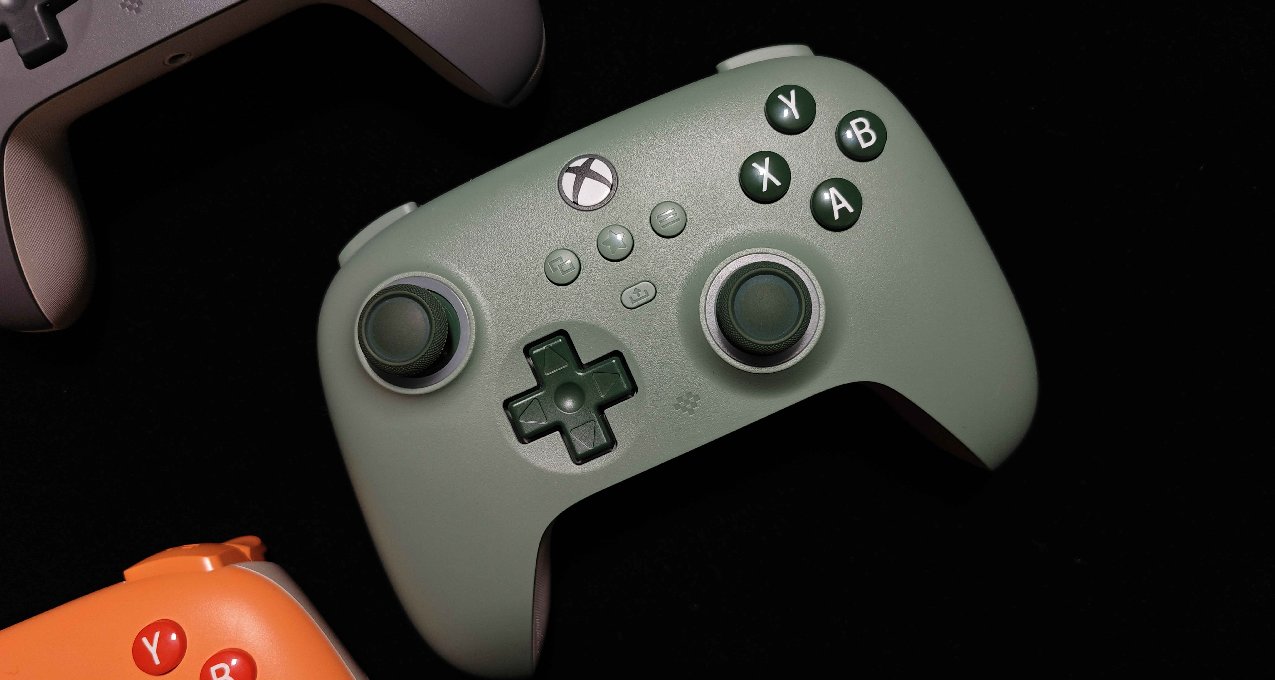 八位堂新品xbox授權手柄表現如何？這燈算是被玩明白了！