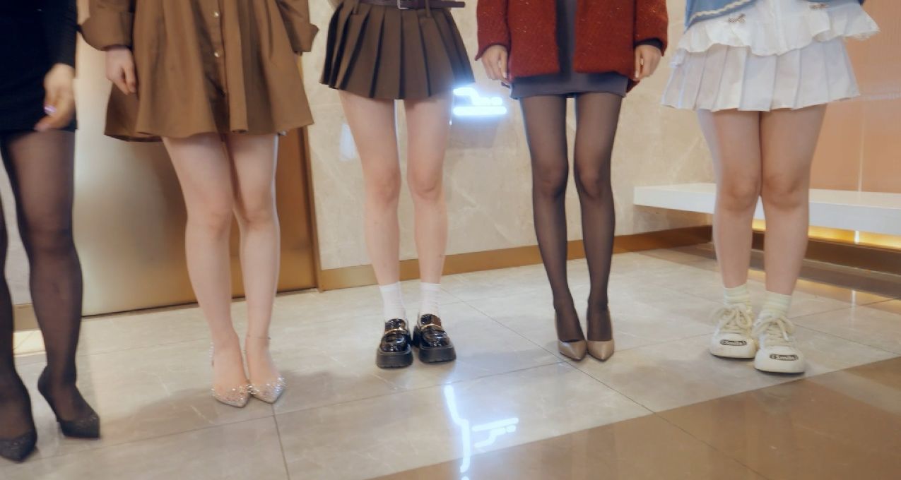 劇情逆天？這款最另類的美女互動遊戲直接放飛自我了？
