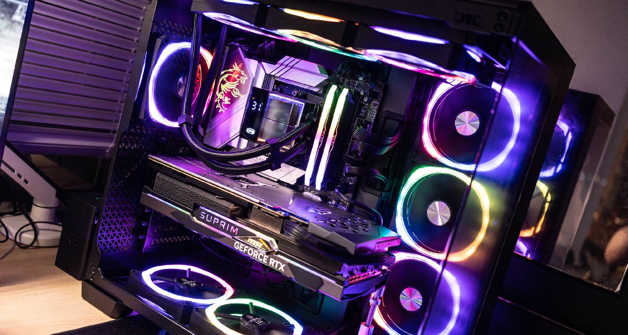 電競高手必備！海景房機箱+魔方積木風扇，打造專屬高級感主機