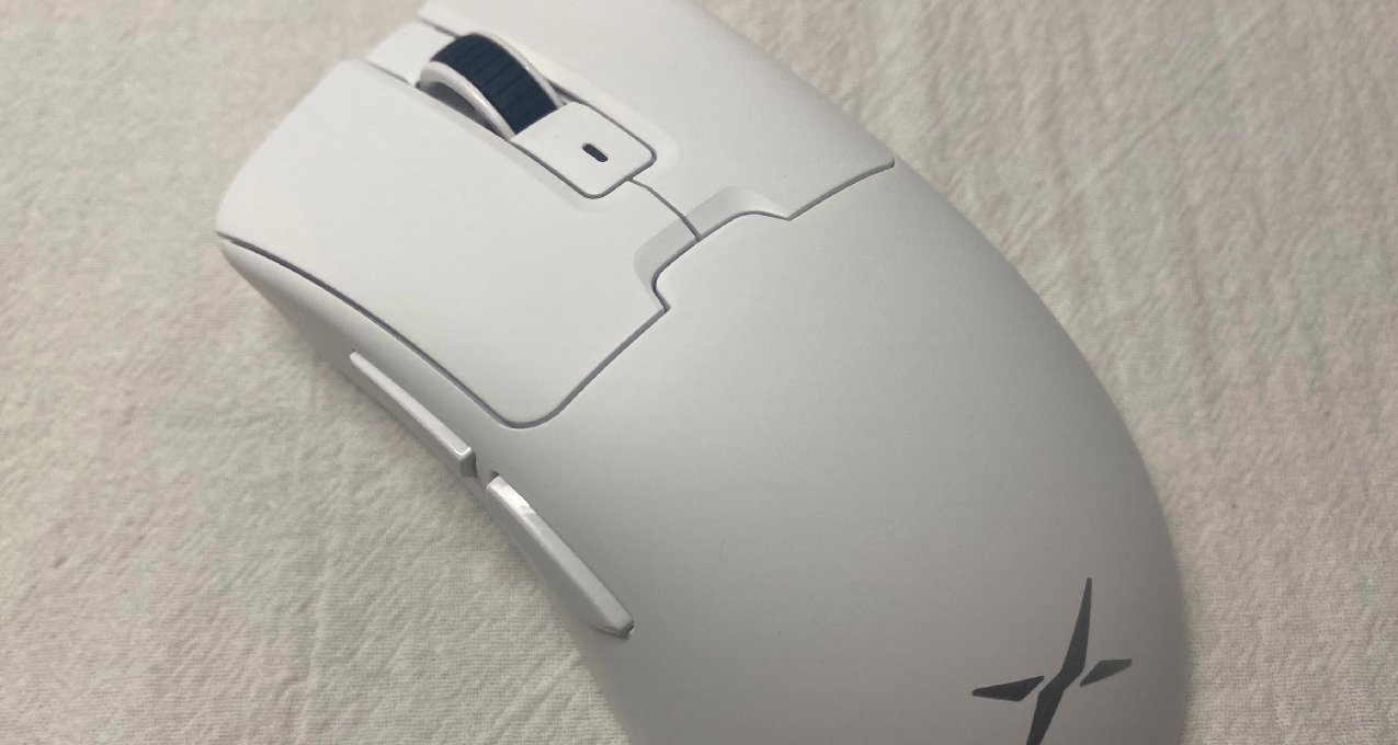 多彩M900Pro，兩百，給無線8K回報率，磁吸充電底座？玩絕區零絕配