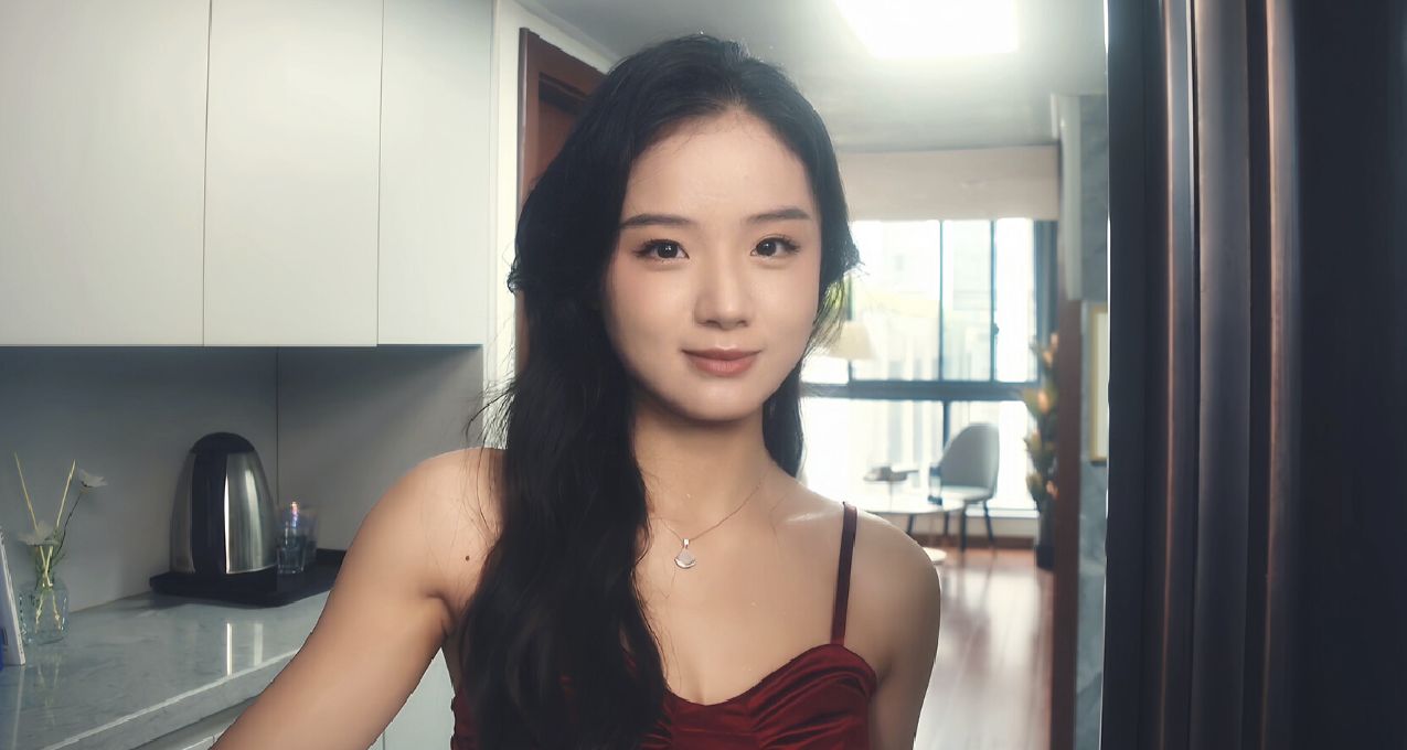 完蛋，我变成一只猫了！好消息，美女姐姐抱——《做你的猫》