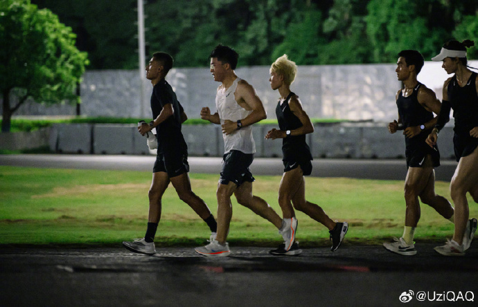 Uzi宣布将在巴黎奥运会挑战人生中首个全民马拉松
