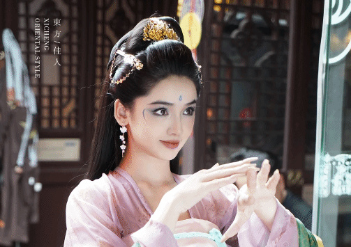 《黑神話》蜘蛛精二姐再發COS照：明媚大氣 溫婉如玉