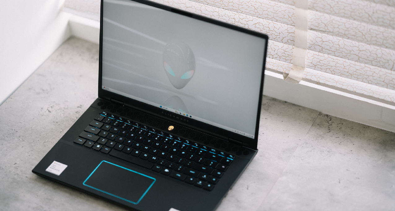 ALIENWARE外星人 m16 R2评测：让游戏玩出新质感