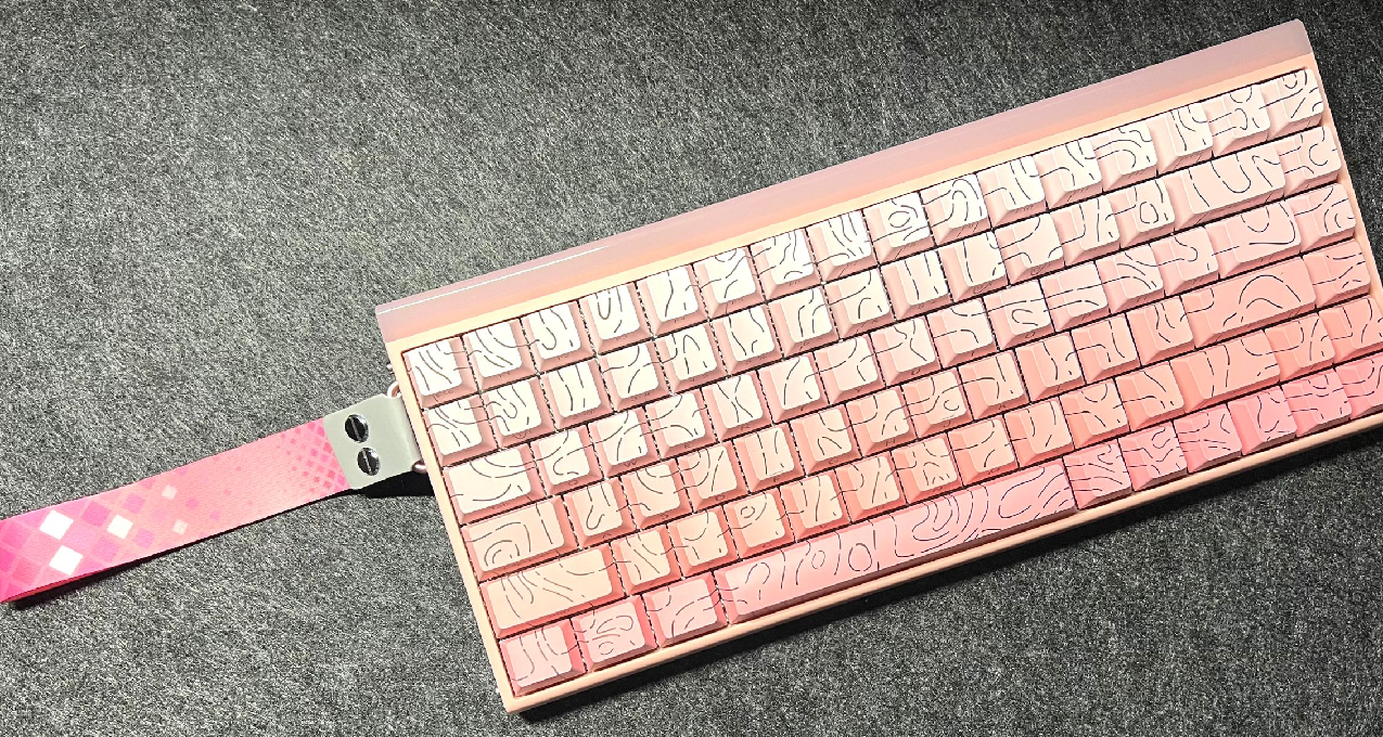 首发！碳纤维定位板、0.01精度、带灯箱，还大配列？狼蛛Hero84HE