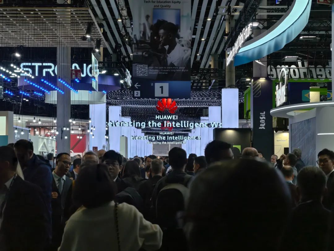 今年的MWC，感觉和“通信”行业没几毛钱关系。