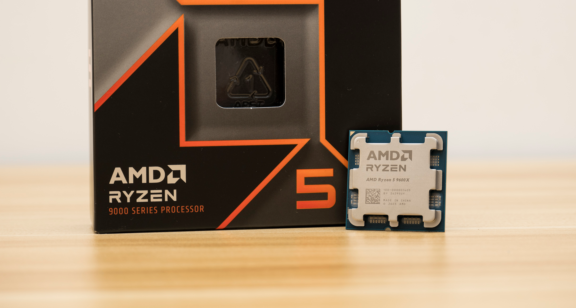 该用谁来玩游戏？R5 9600X & Ultra7 265K对比测试