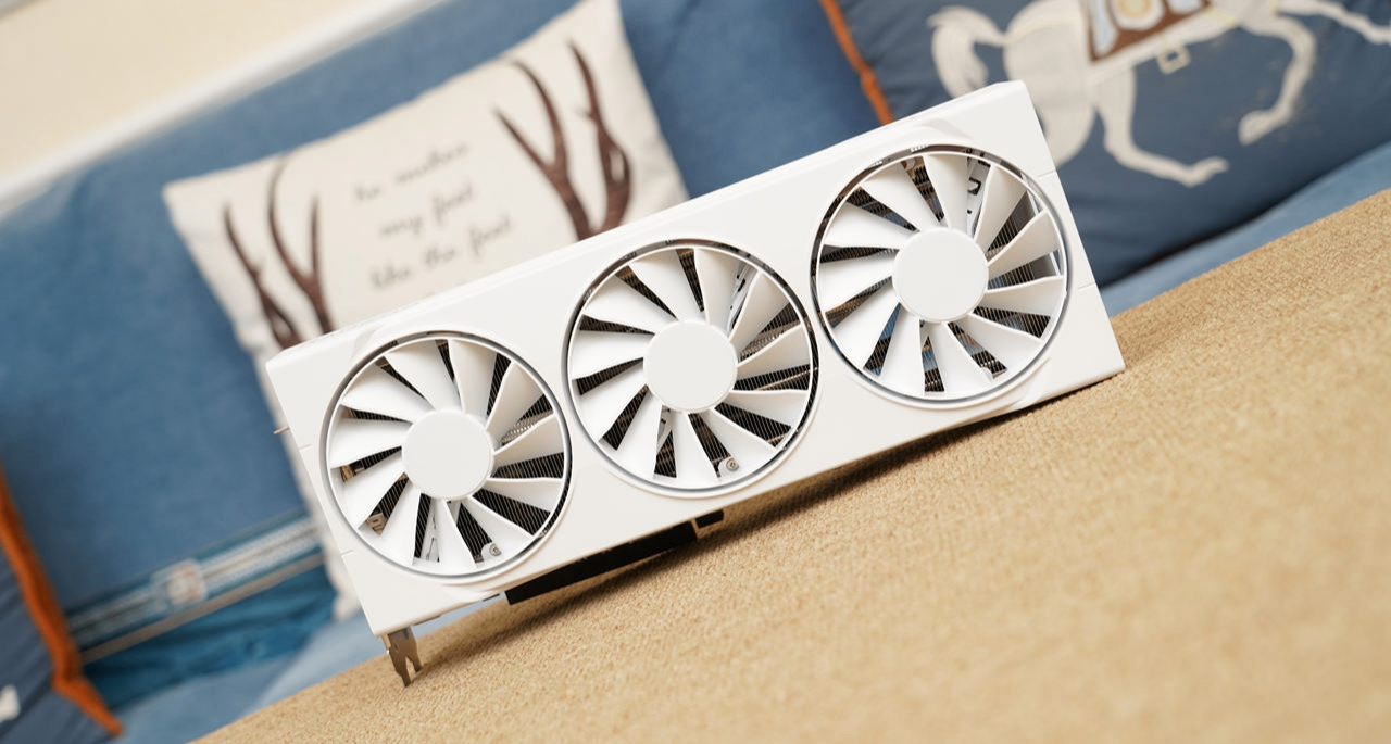新一代GRE究竟有多能打？AMD RX 9070 GRE首發評測&裝機分享