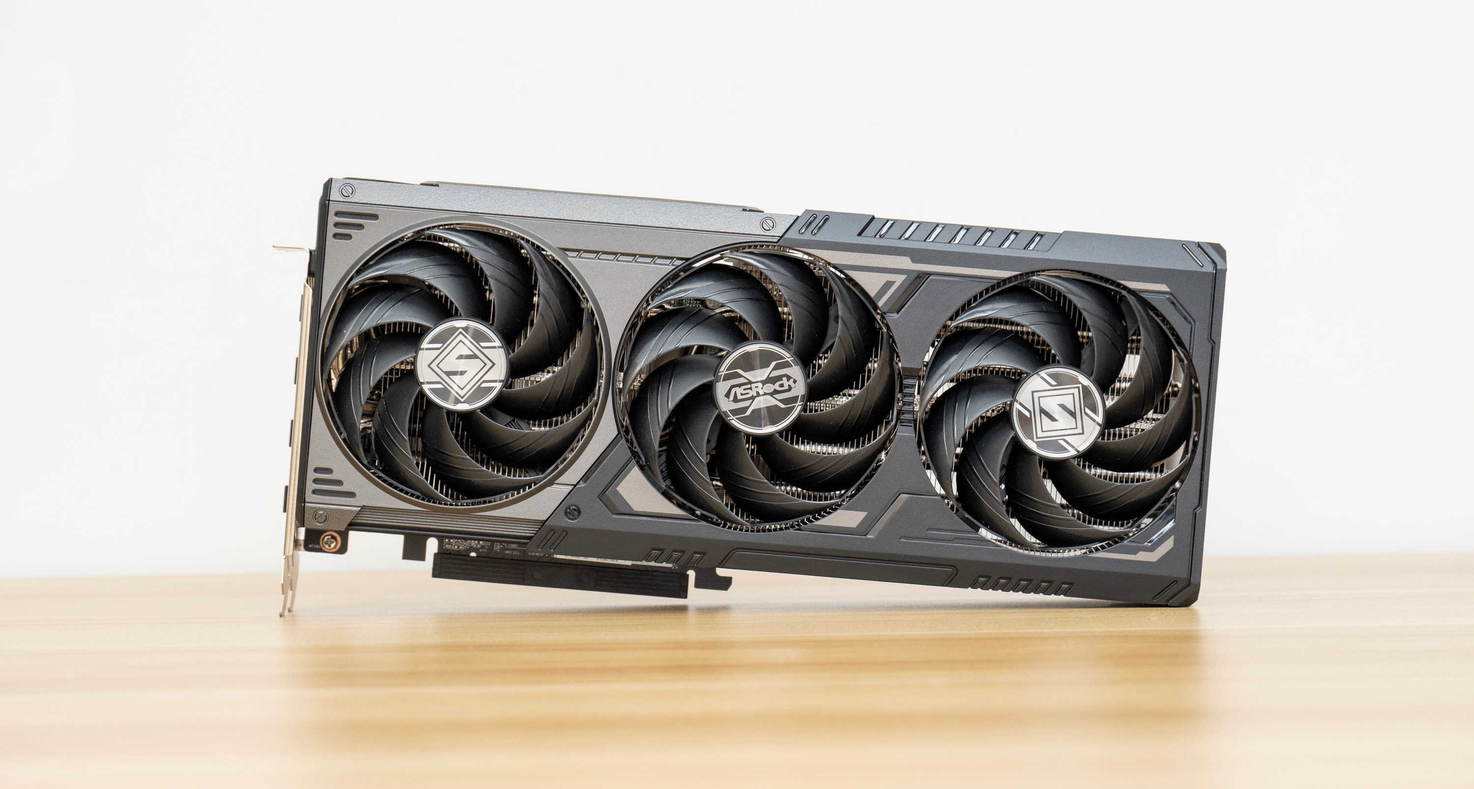 精準補位的GRE：AMD RX 9070GRE 12GB測評
