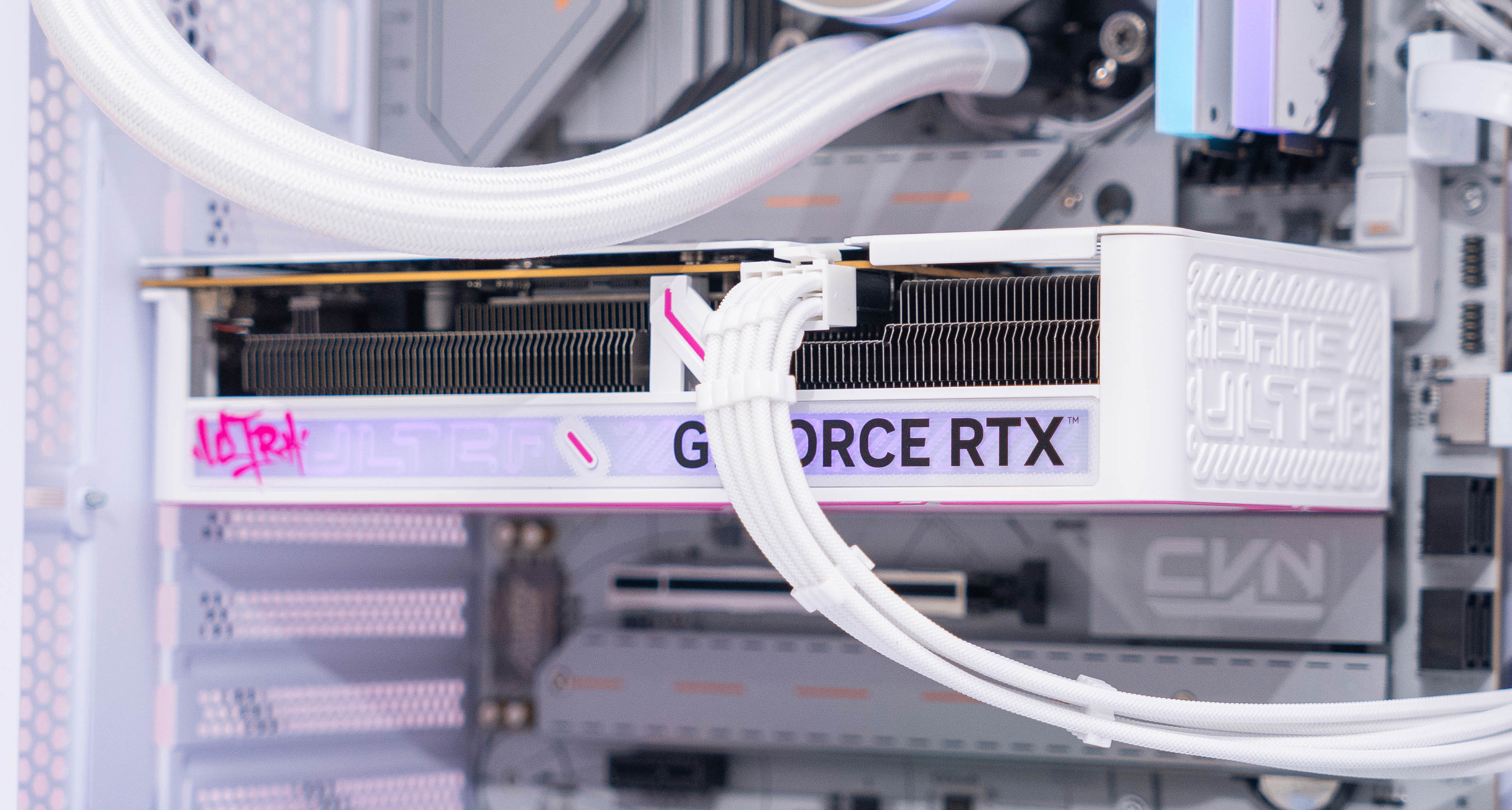 60級是2K價位最好的顯卡嗎？iGame RTX 5060 Ultra 顯卡裝機推薦