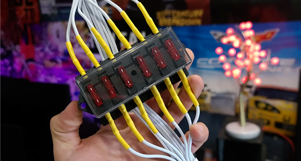 为了防止接口烧毁 玩家给RTX 4090电源线装上保险丝 但还有更狠的