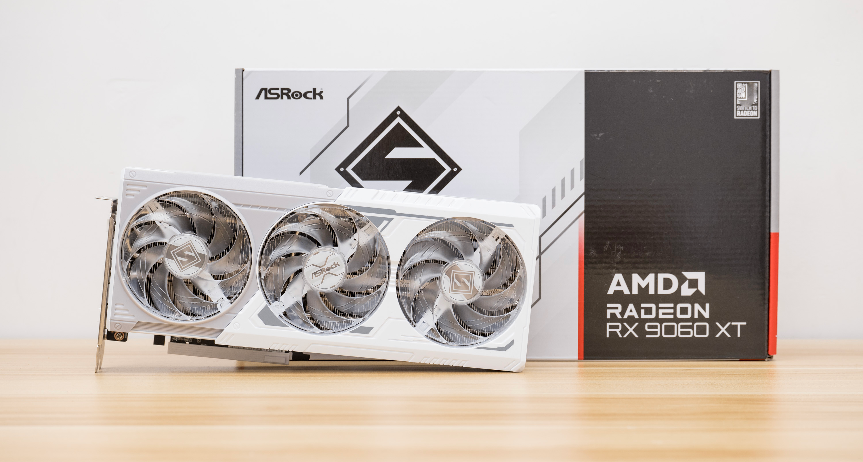 定位60的甜品混战！RX 9060XT 8G/16G首发测评