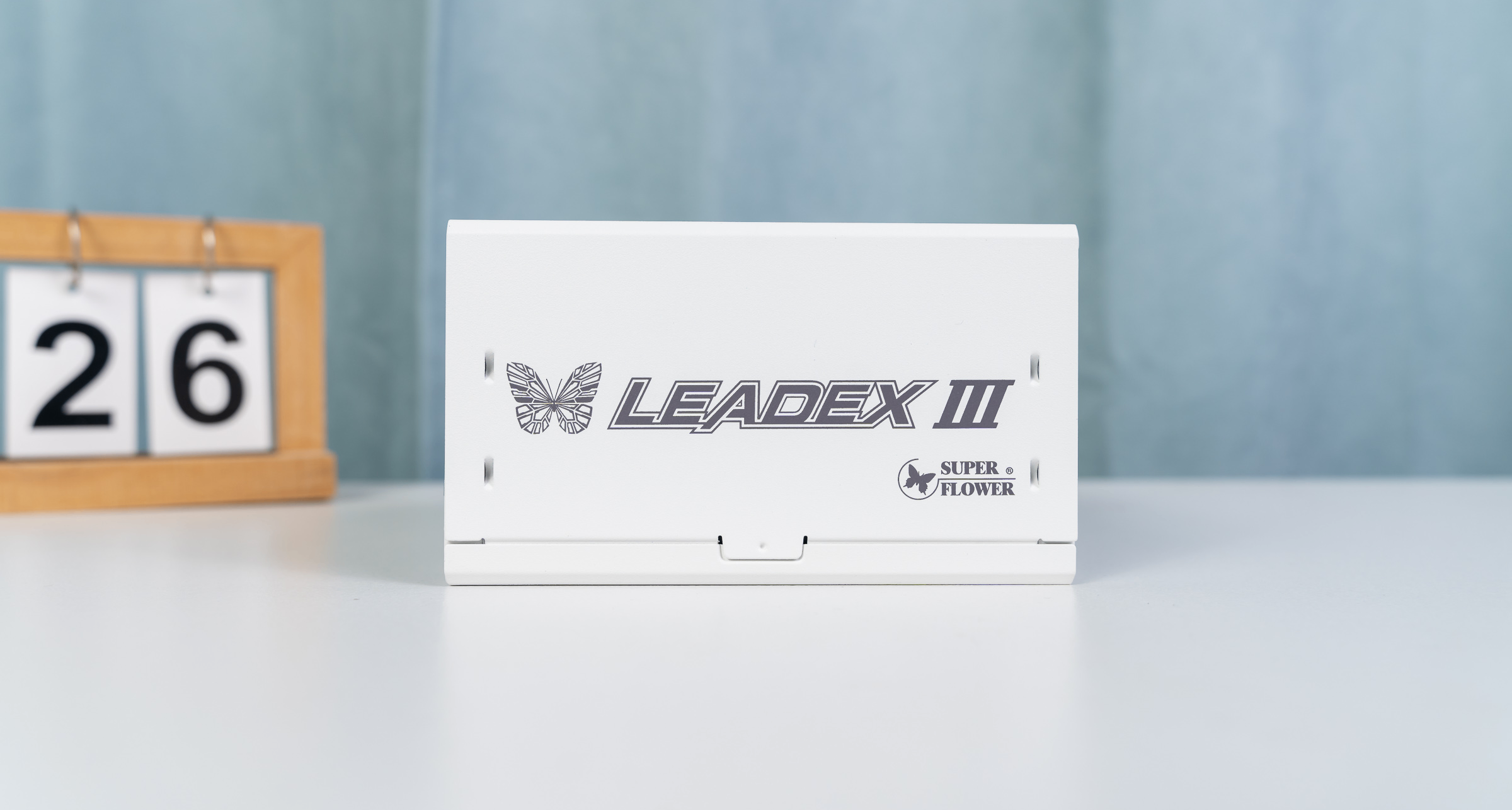 九宫格盲插接口，好看又易用，振华LEADEX PROA1000W金牌电源拆解