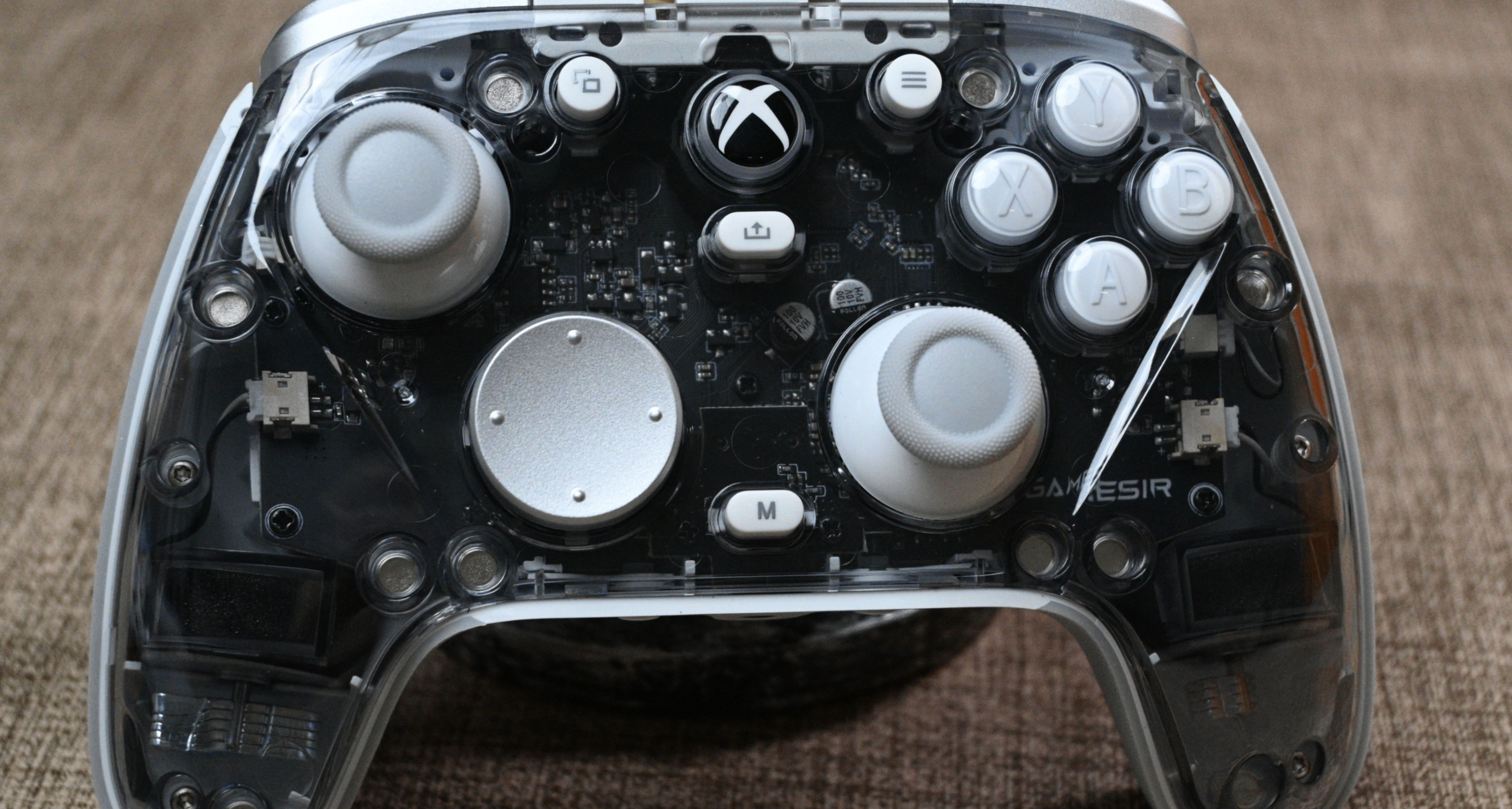 終於等到你！世界首款搭載TMR搖桿的Xbox授權手柄：蓋世小雞G7Pro