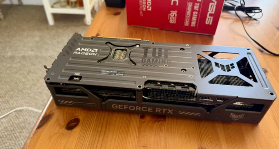 “强强联合”，华硕意外生产出一款GeForce RX 9070XT