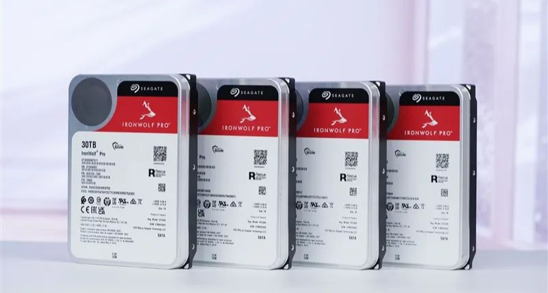 4盘RAID 0读写超1100MB/s！希捷酷狼Pro 30TB HAMR硬盘首发评测