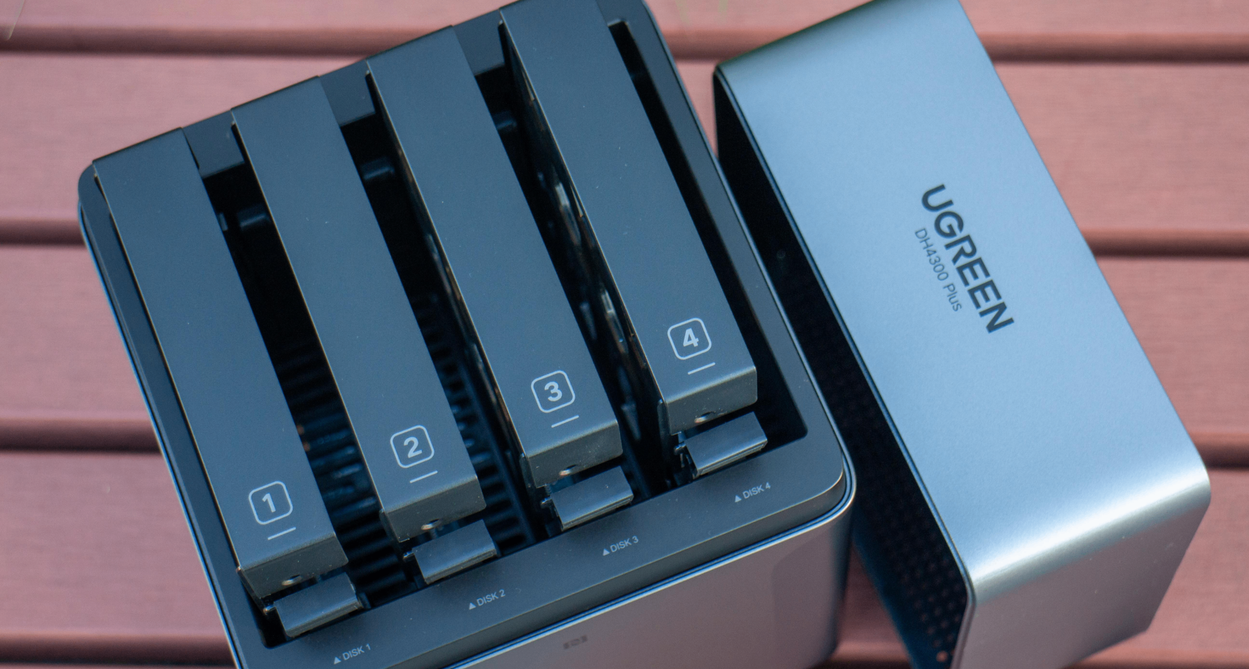 囤囤鼠狂喜，四盘位入门NAS的版本答案——绿联DH4300 Plus