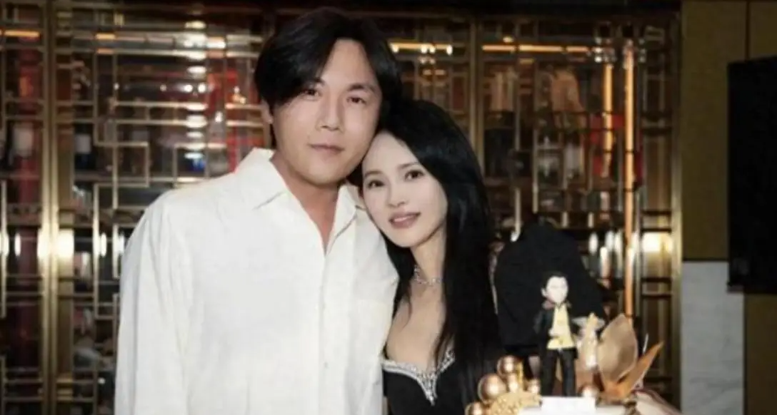 伊能靜直播吐槽秦昊很少回家：我是戀愛腦，他在家時我卻心神不寧