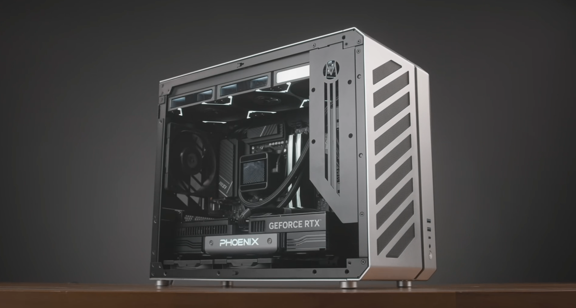 八月遊戲黨裝機版本答案：中端的神——7800X3D