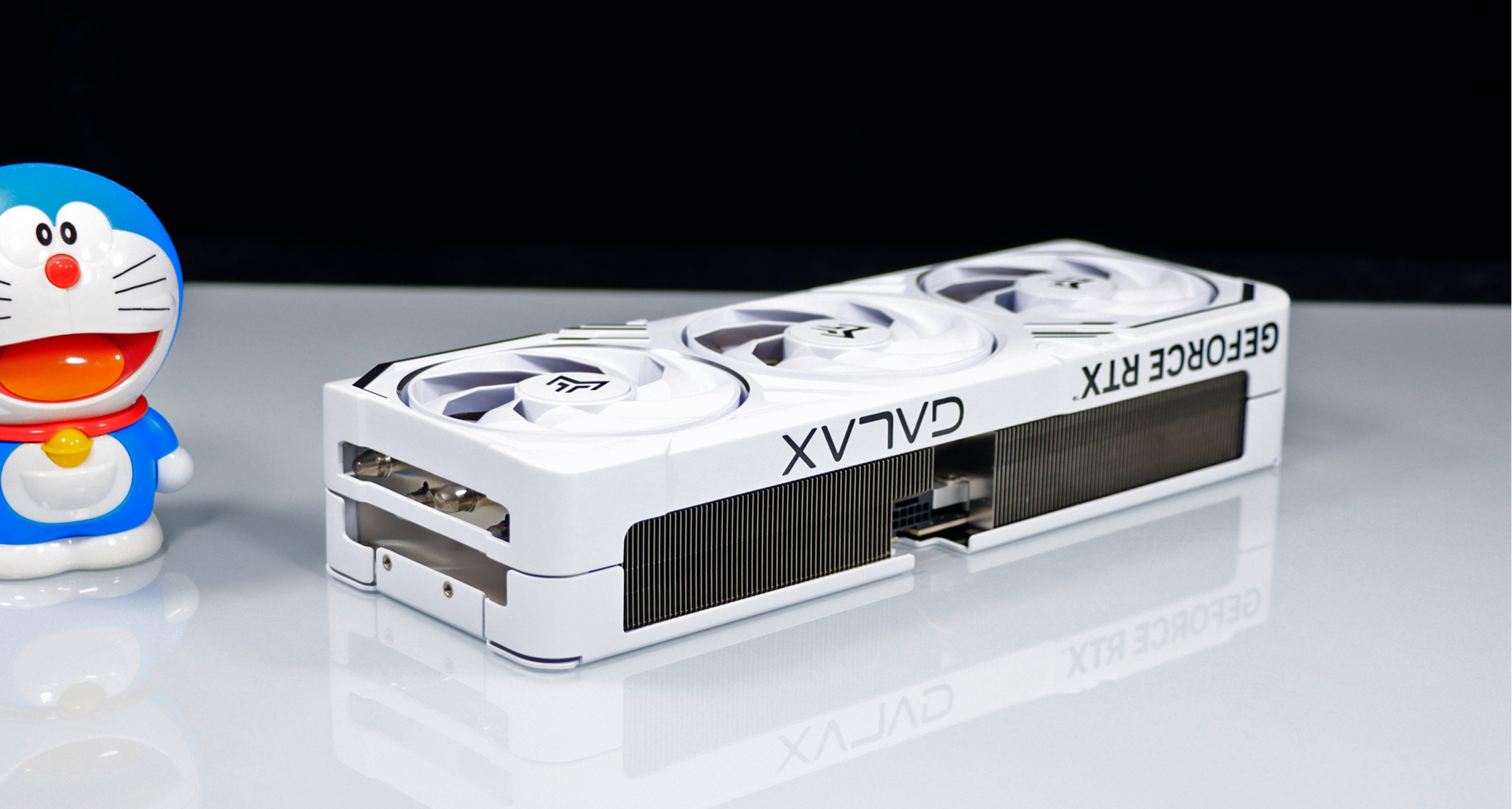 9800X3D + 影馳 RTX 5080 金屬大師 暢享千幀！奉上便攜 AI 攻略