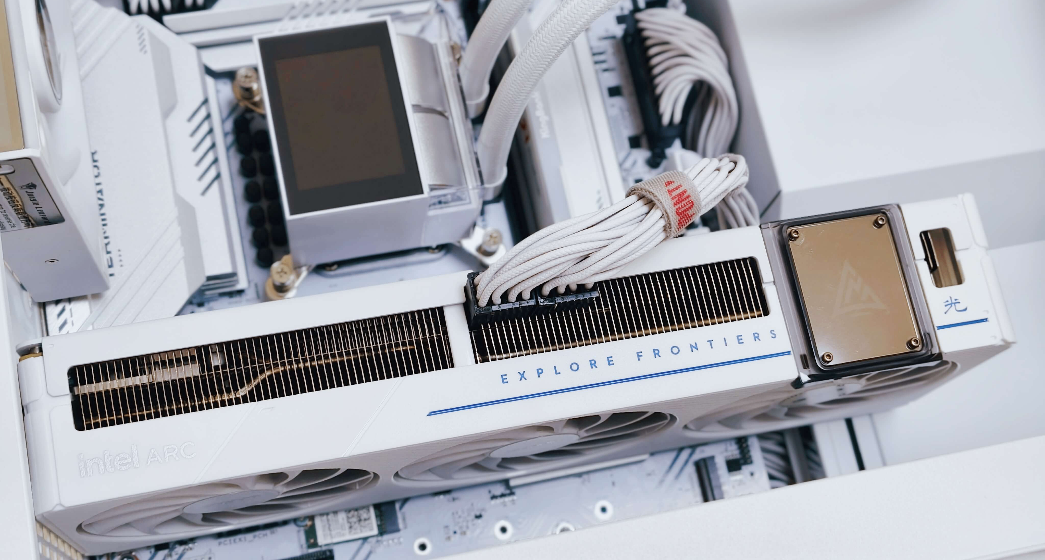 擁有XeSS幀生成技術，性價比還不能少：藍戟B580 Photon顯卡實測