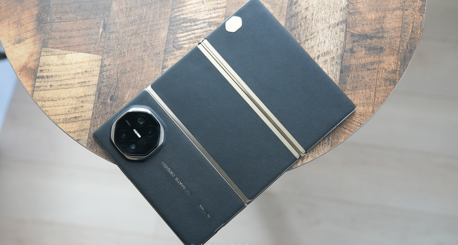 非凡价格 非凡体验 华为Mate XT体验 2万块和Z Fold6打的有来有回
