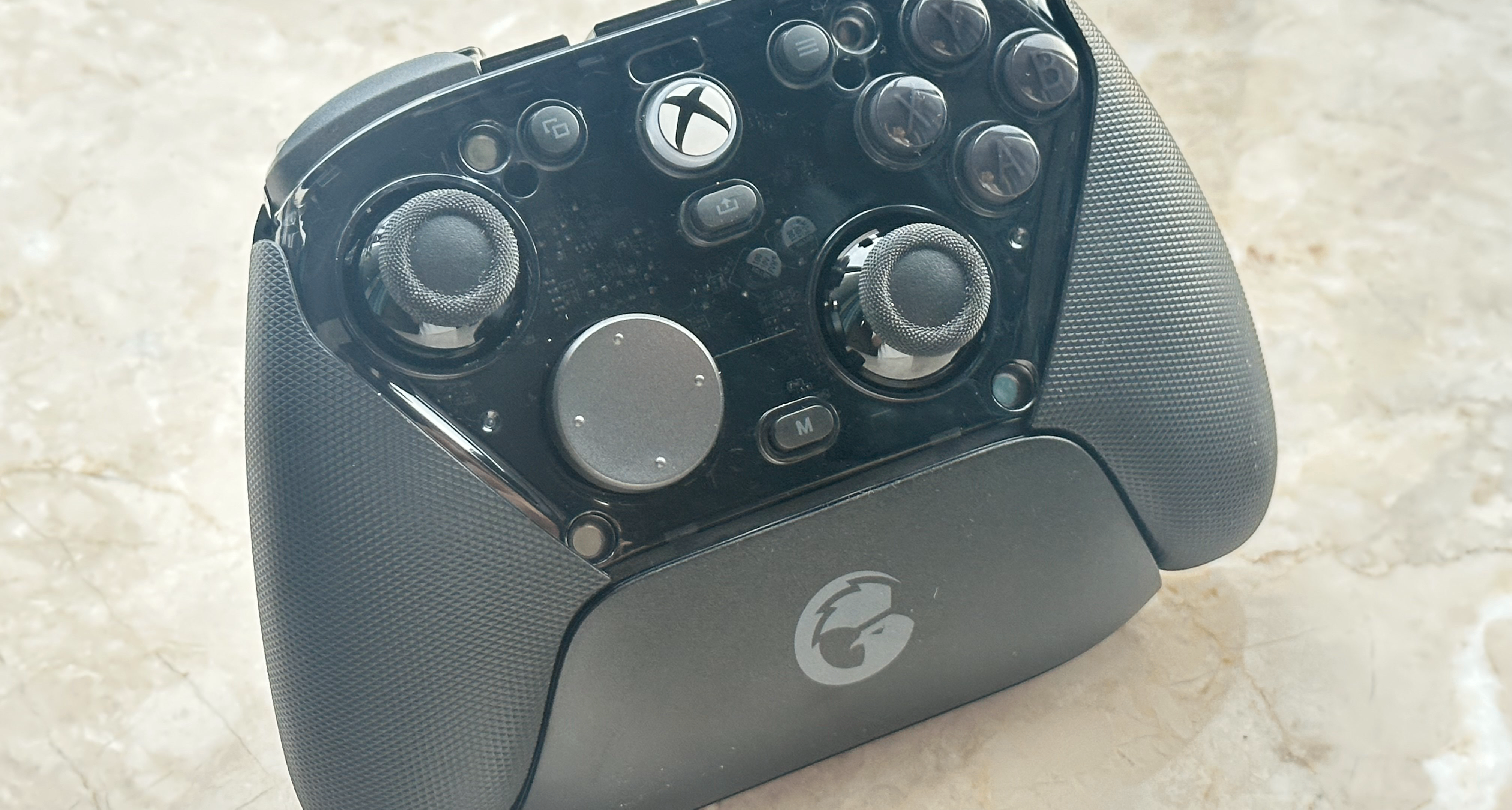 當小雞拋棄性價比，旗艦級手柄能堆料到什麼樣？