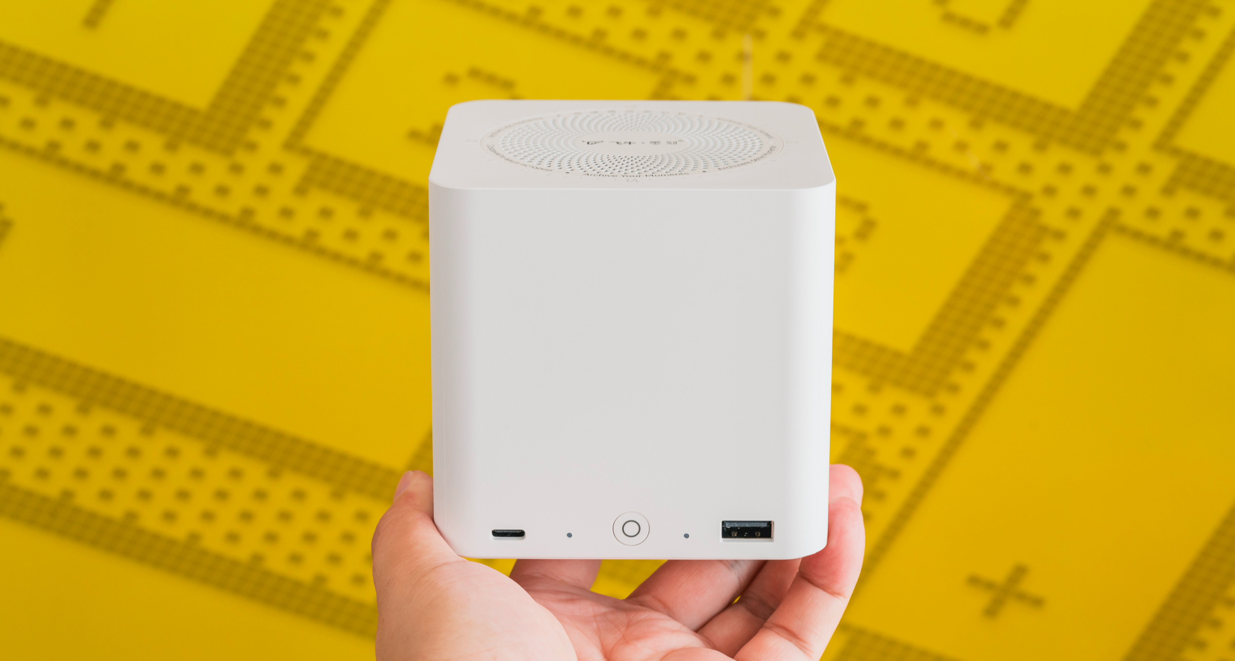 白嫖那麼久 終於給飛牛花錢啦！零刻x飛牛聯名NAS：ME mini用後感