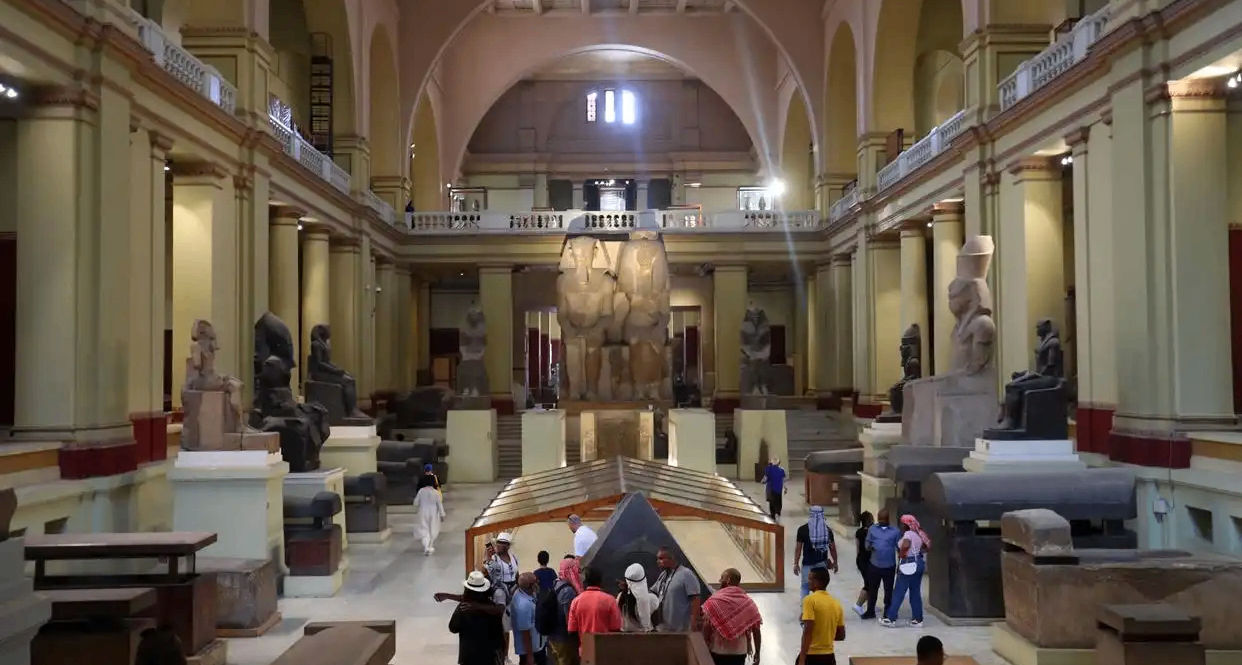 太可惜！埃及 3000 年法老金镯被熔炼，变卖仅得不到 3 万