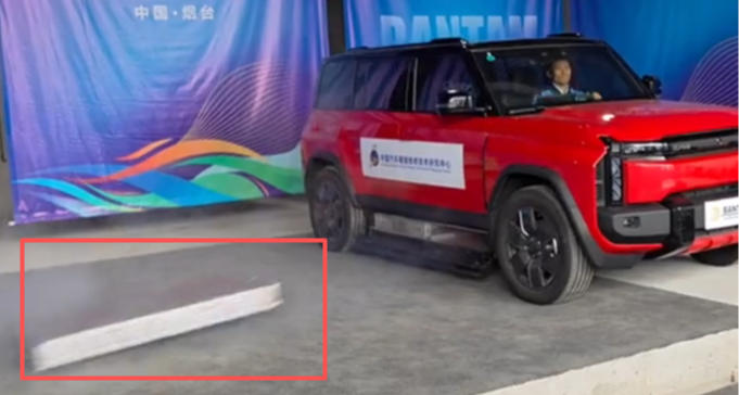 電池彈射技術發佈，1秒可彈出電池，陳震：“這咋想的？”