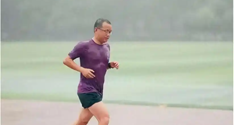 51 歲清華晨跑大神猝然離世，八年自律難抵意外，生前還備戰鐵三