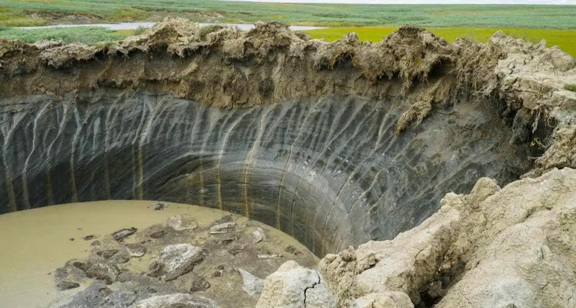 西伯利亚现10米深巨坑，苔原“神秘自爆”终于找到答案！