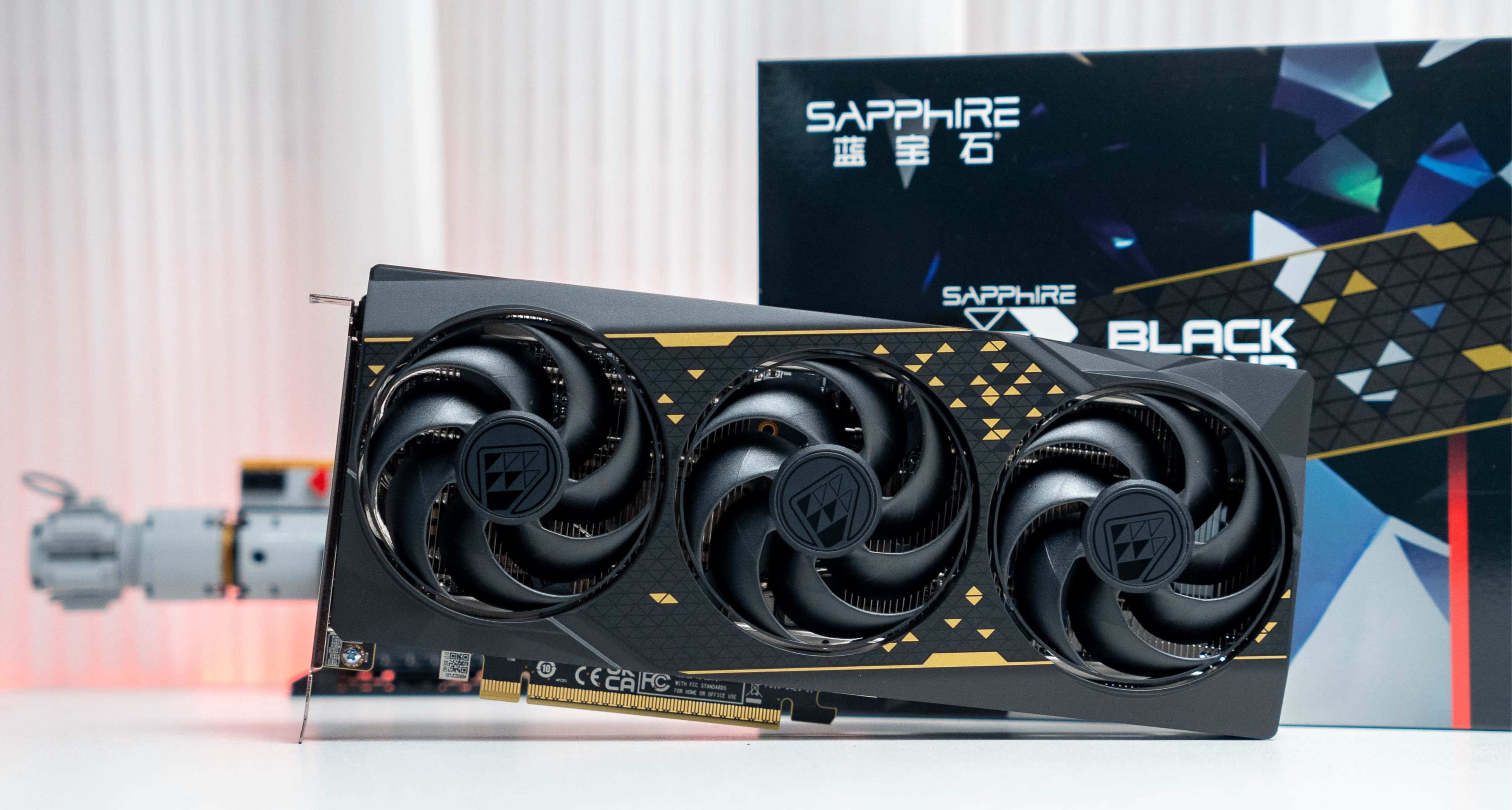 2K遊戲玩家推薦：藍寶石黑鑽 RX 9060XT 16GB GDDR6 OC顯卡評測