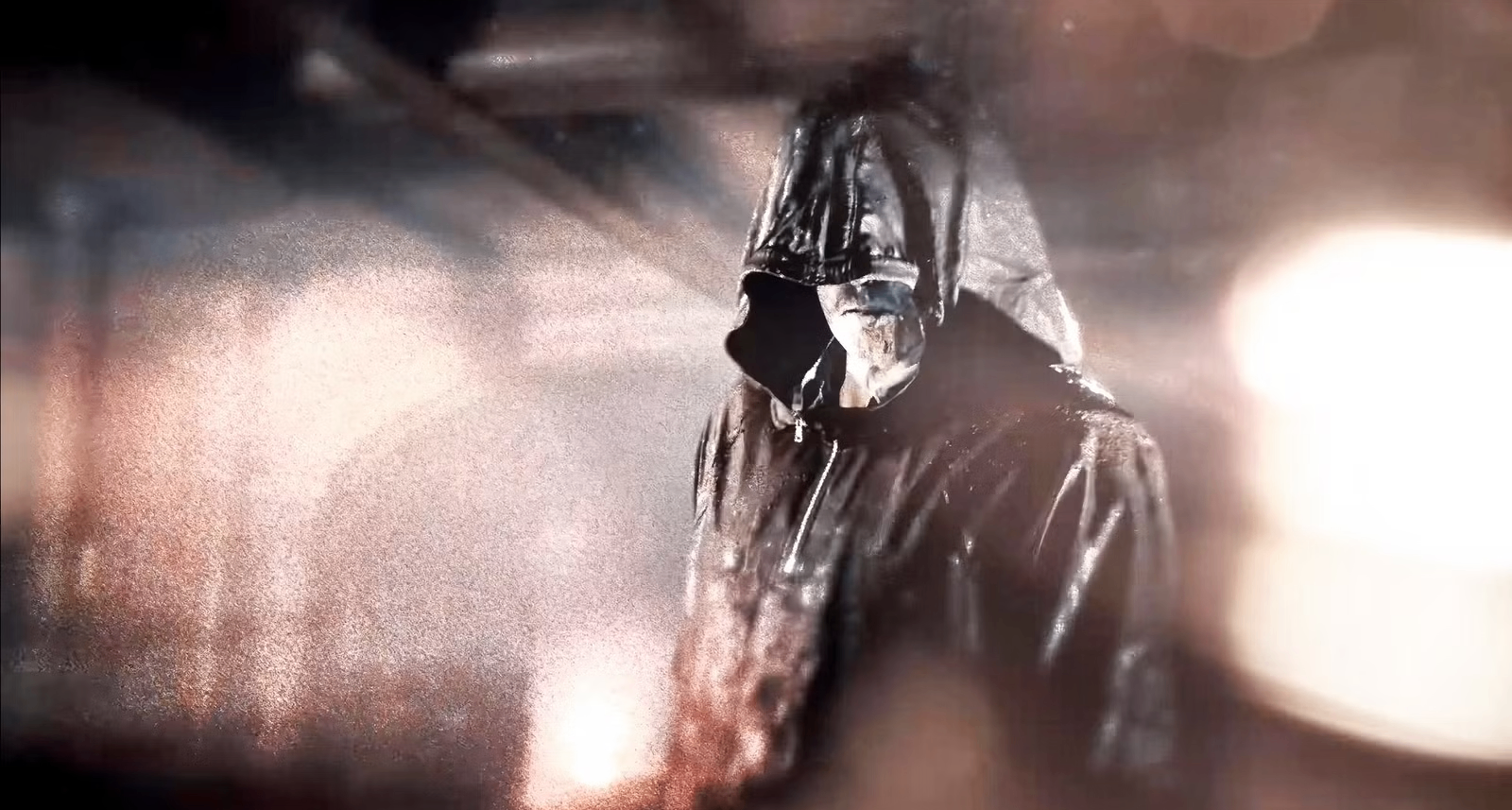 《生化危機：安魂曲》導演透露，戴兜帽的人物是新角色