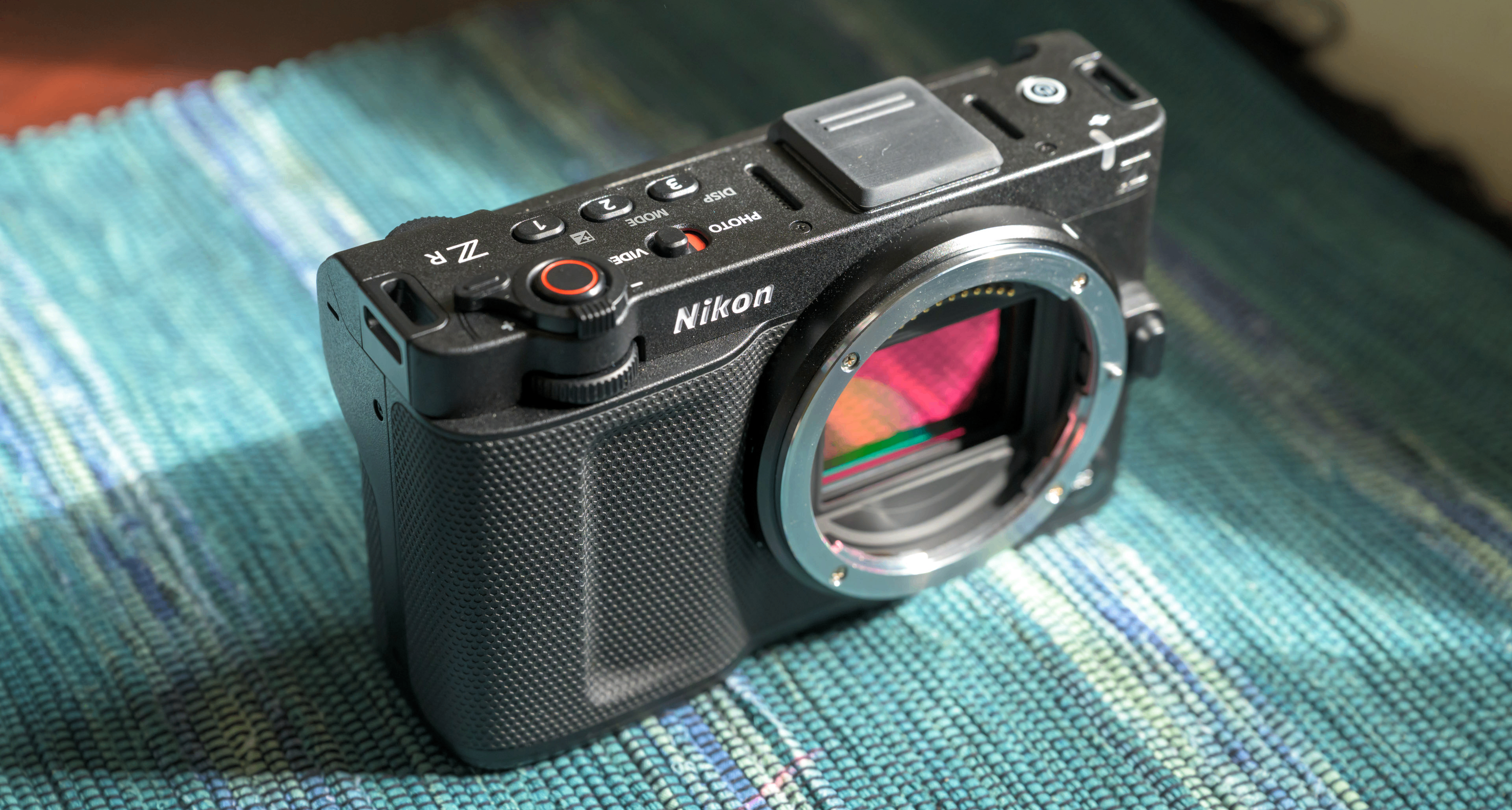 只要1萬3的入門電影機 就能擁有RED？尼康ZR體驗 不打鳥改拍視頻