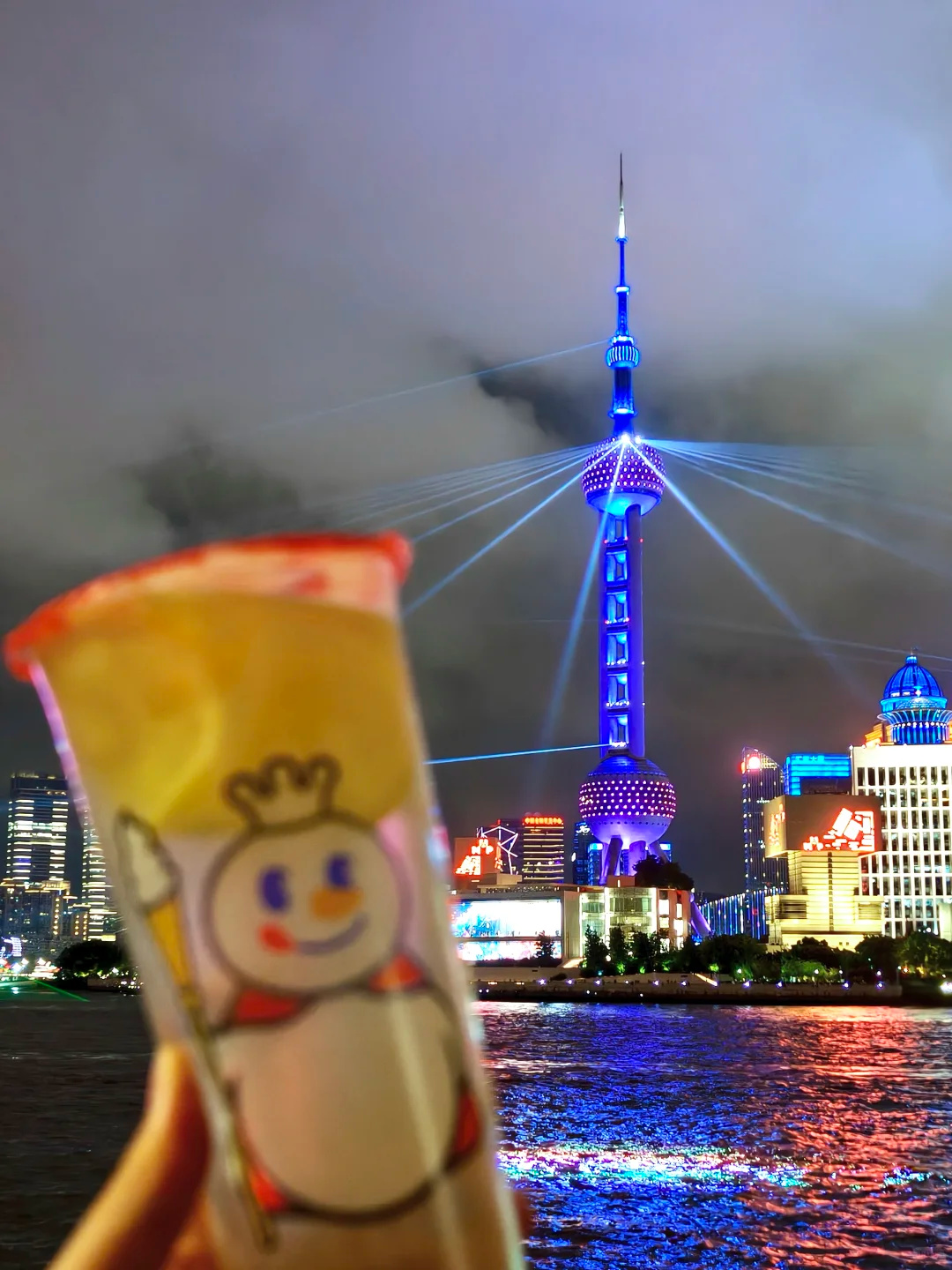 蜜雪冰城是如何成了东南亚抽象之王的？