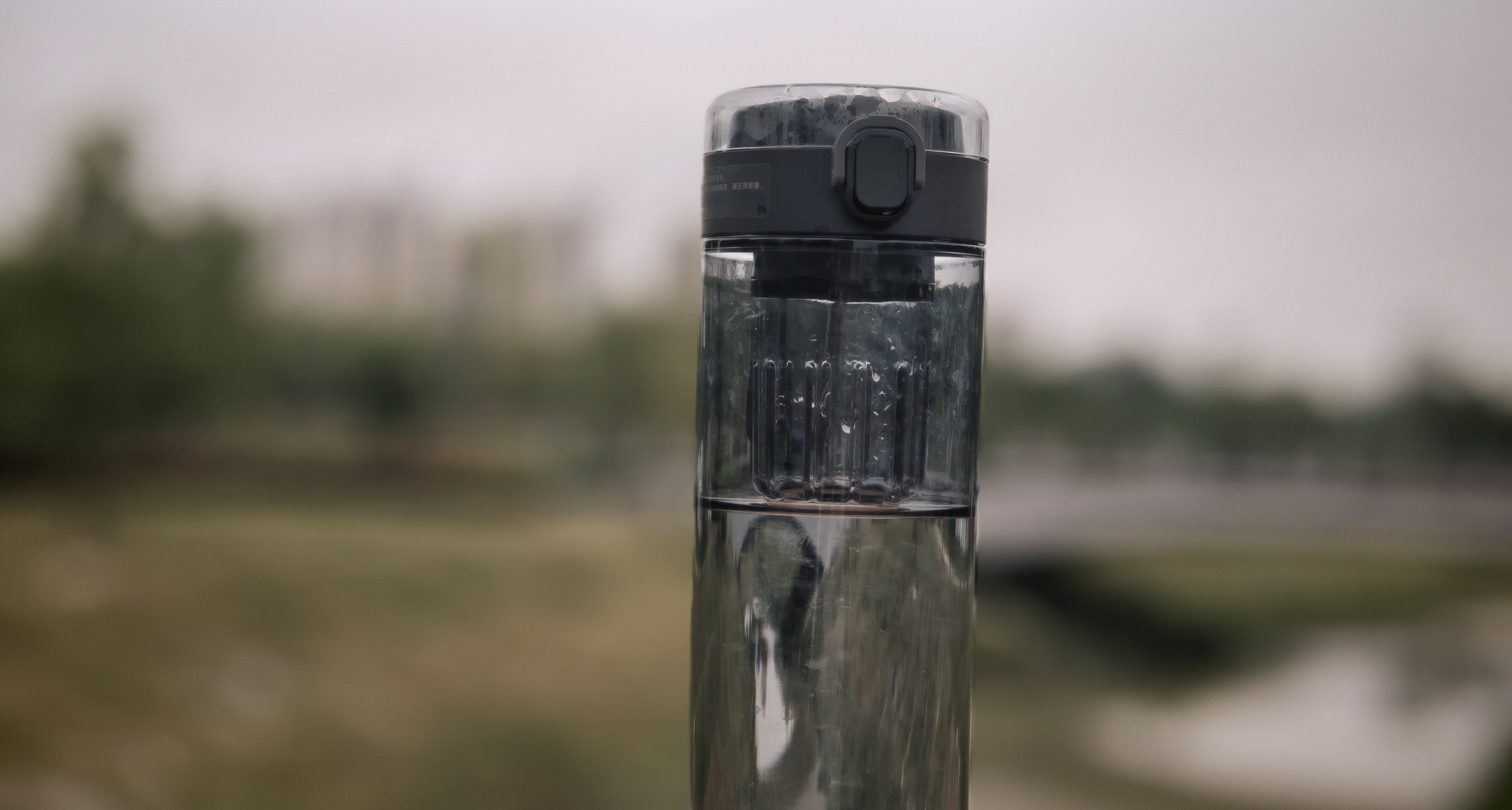 这杯子会“咔哒”上瘾！米家磁吸茶仓杯让喝茶也变得更优雅