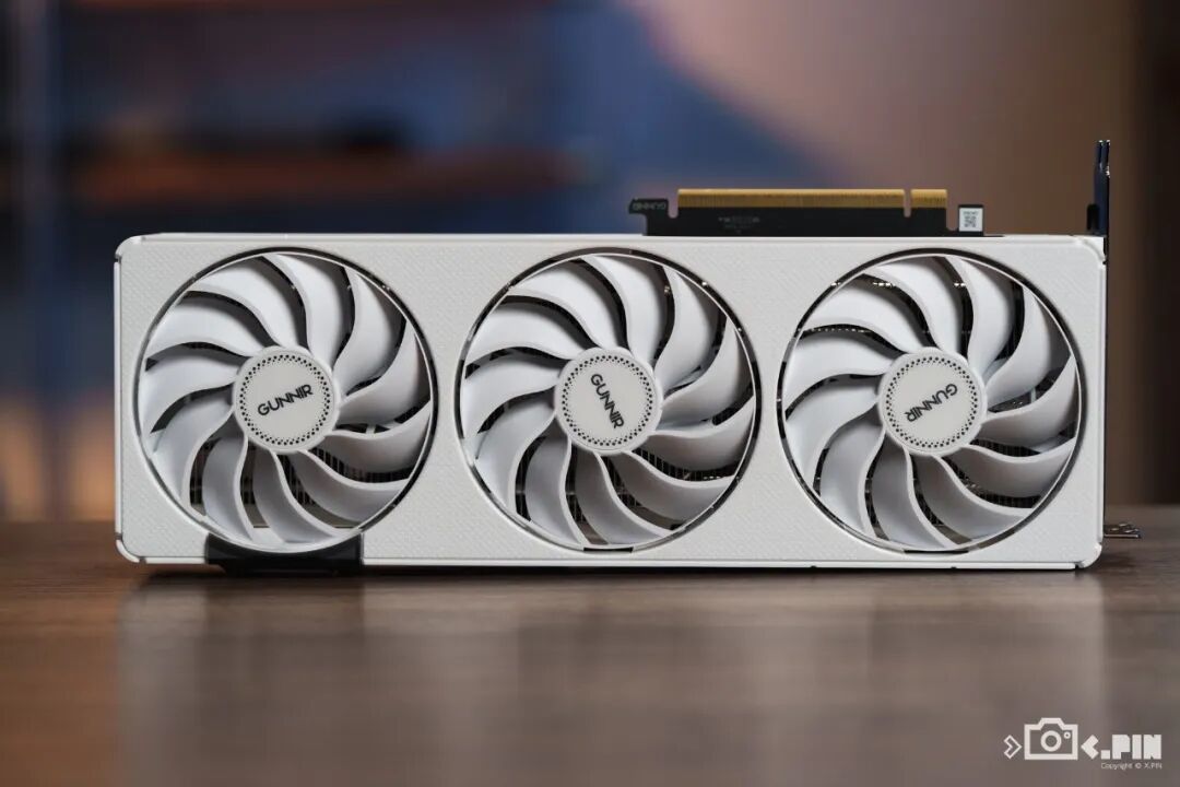 两千块的甜品卡，说出来你可能不信，我选英特尔。