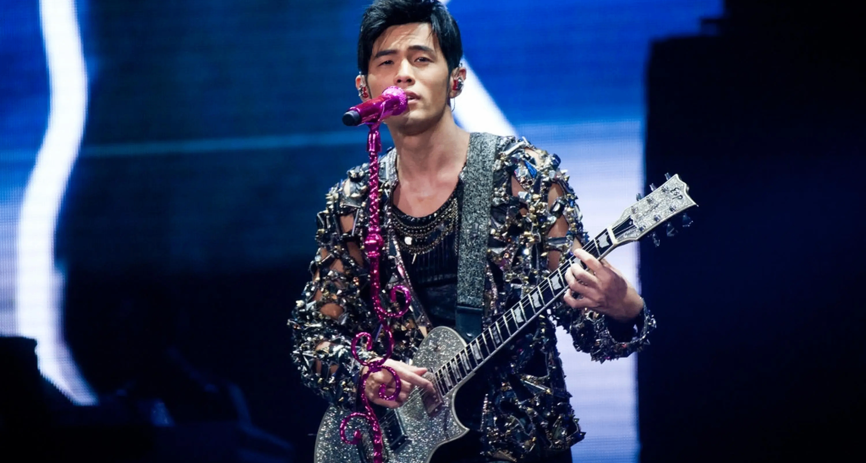 周杰倫患強直性脊柱炎超 20 年，發文告別“嘉年華”巡演