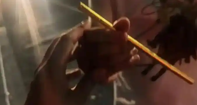 男子喝奶茶的 100 克黄金吸管骑车时丢失，已融化，夏天重打一支