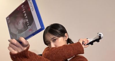 《寂静岭f》女主演员加藤小夏直播游玩了游戏