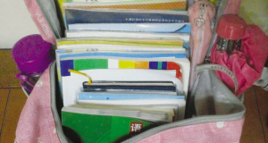 吓出一身冷汗！妈妈检查女儿书包发现诡异恐怖画，学生已被教育