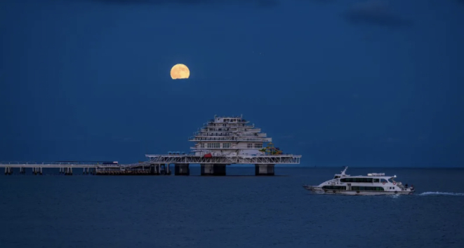 2025 最大超级月亮今晚登场，日落后 1 小时是观测最佳时间