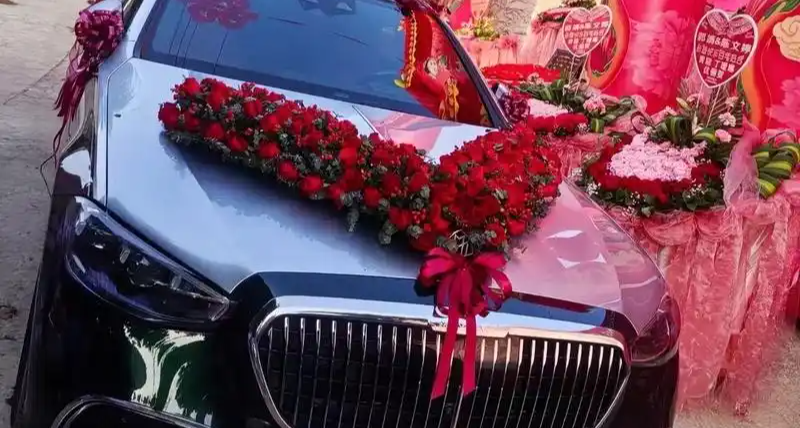 河北一婚车遭拦截索要 50 条烟：僵持 1 小时后，新人打车离去