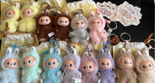 女子吐槽：1106 元泡泡玛特盲盒拆出 2 个重复款，官方拒绝退货