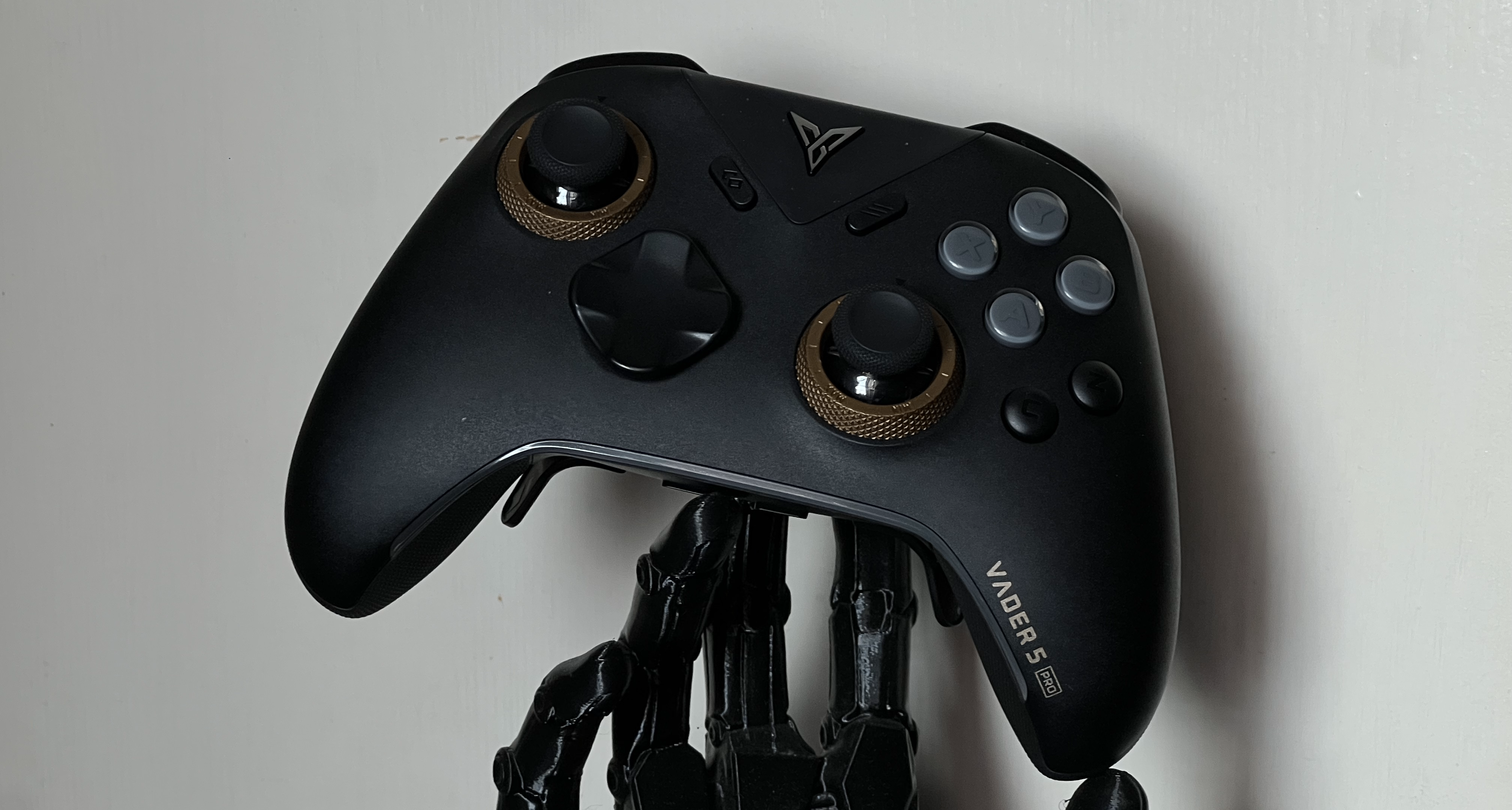 终于来了！飞智黑武士5Pro首发测评！依旧国产T0！