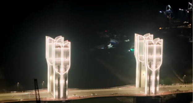 武漢一升降橋酷似迪迦變身器走紅！設計師：很開心能讓更多人瞭解