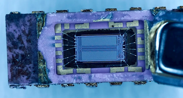 CPU收藏家開蓋蘇聯製造“魚罐頭”芯片：逆向克隆自Intel