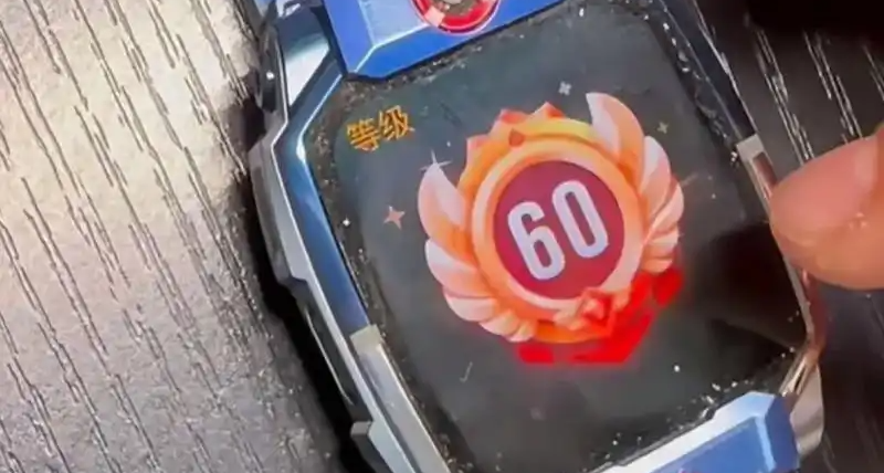 小天才手錶灰色產業鏈：點贊 50 萬賬號賣 500 元，刷贊生意興起