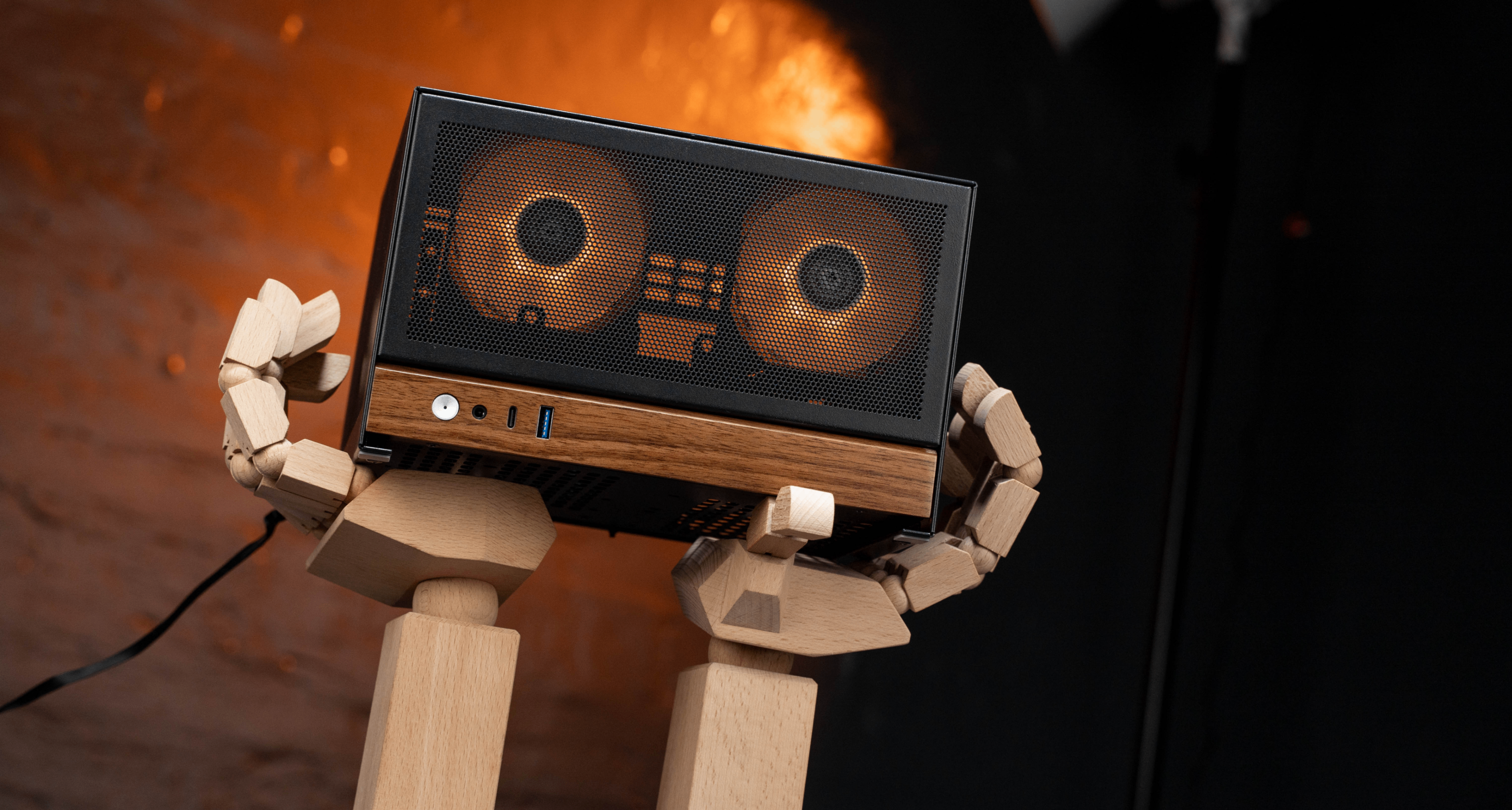 把鞋盒做成机箱？1000元敢开网吧的机箱要来了